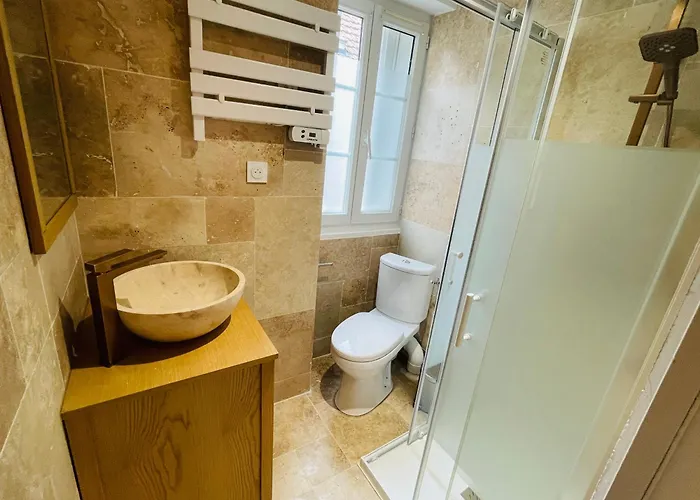 Glycine Yourhosthelper Courseulles-sur-Mer